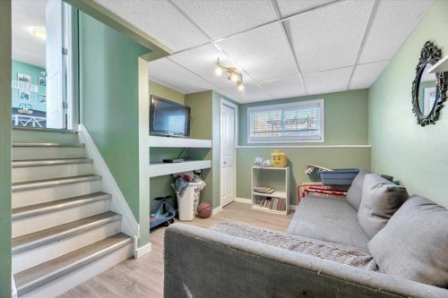 334 Lausen Place, Carseland, AB - Indoor Photo Showing Other Room
