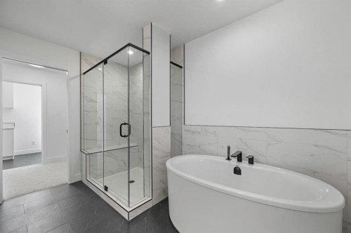 135 Walgrove Bay Se, Calgary, AB - Indoor Photo Showing Bathroom