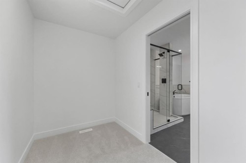 135 Walgrove Bay Se, Calgary, AB - Indoor Photo Showing Other Room