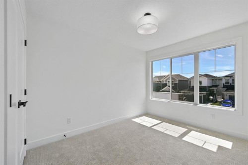 135 Walgrove Bay Se, Calgary, AB - Indoor Photo Showing Other Room