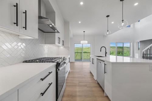 135 Walgrove Bay Se, Calgary, AB - Indoor Photo Showing Kitchen With Upgraded Kitchen