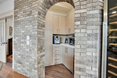 5107 Carney Road Nw, Calgary, AB - Indoor Photo Showing Kitchen