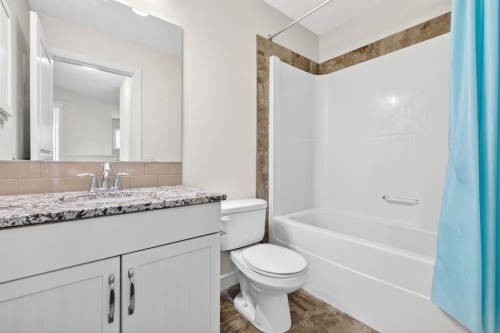123 Evanscrest Way Nw, Calgary, AB - Indoor Photo Showing Bathroom