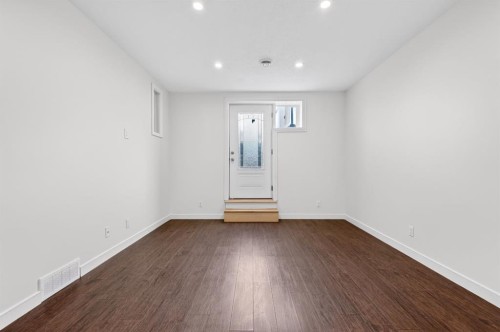 123 Evanscrest Way Nw, Calgary, AB - Indoor Photo Showing Other Room