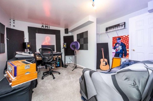 356 Falmere Road Ne, Calgary, AB - Indoor