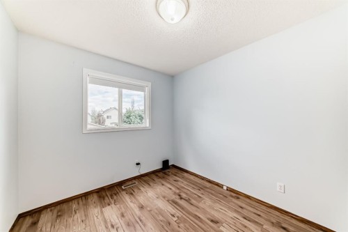 118 Bridleridge Way Sw, Calgary, AB - Indoor Photo Showing Other Room