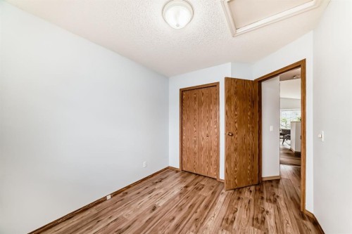 118 Bridleridge Way Sw, Calgary, AB - Indoor Photo Showing Other Room