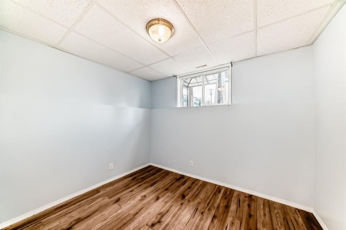 118 Bridleridge Way Sw, Calgary, AB - Indoor Photo Showing Other Room