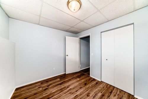 118 Bridleridge Way Sw, Calgary, AB - Indoor Photo Showing Other Room