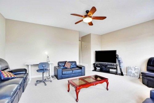 39 Skyview Shores Rise Ne, Calgary, AB - Indoor Photo Showing Living Room