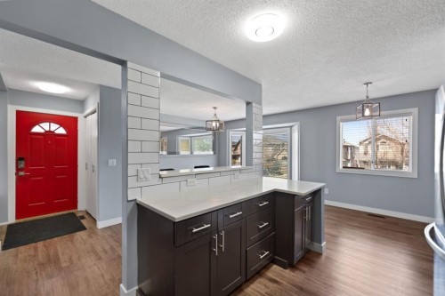 213 25 Avenue Ne, Calgary, AB - Indoor