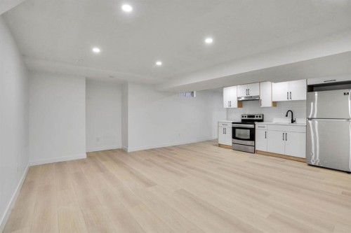 20 Templehill Crescent Ne, Calgary, AB - Indoor Photo Showing Kitchen