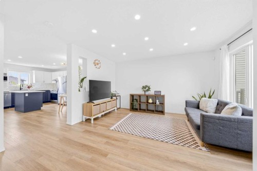 182 Covemeadow Close Ne, Calgary, AB - Indoor Photo Showing Living Room