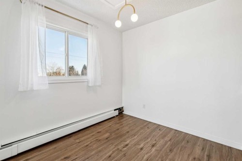 54-366 94 Avenue Se, Calgary, AB - Indoor Photo Showing Other Room