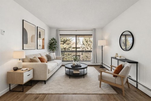54-366 94 Avenue Se, Calgary, AB - Indoor Photo Showing Living Room