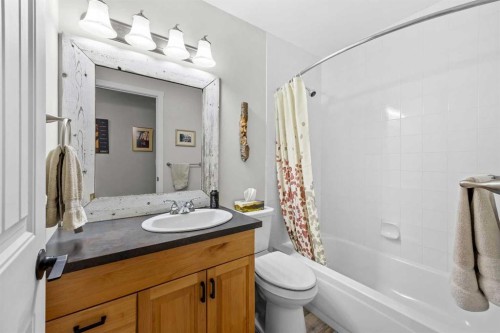64 Arbour Ridge Way Nw, Calgary, AB - Indoor Photo Showing Bathroom
