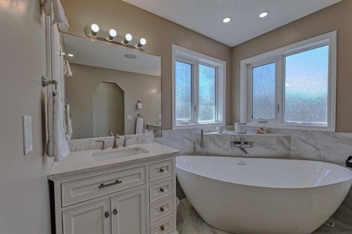 111 West Springs Way Sw, Calgary, AB - Indoor Photo Showing Bathroom