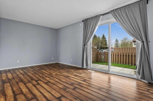 80-2727 Rundleson Road Ne, Calgary, AB - Indoor Photo Showing Other Room