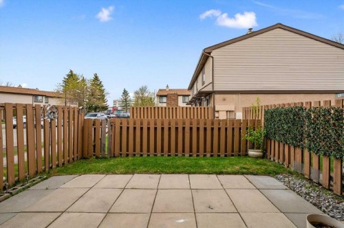 80-2727 Rundleson Road Ne, Calgary, AB - Outdoor