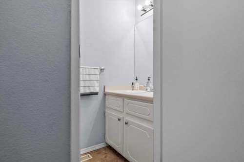 80-2727 Rundleson Road Ne, Calgary, AB - Indoor Photo Showing Bathroom