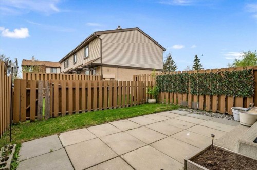 80-2727 Rundleson Road Ne, Calgary, AB - Outdoor