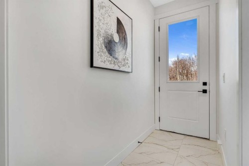 4917 88 Avenue Ne, Calgary, AB - Indoor Photo Showing Other Room
