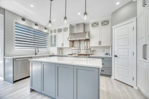 712 East Chestermere Drive, Chestermere, AB - Indoor Photo Showing Kitchen With Upgraded Kitchen