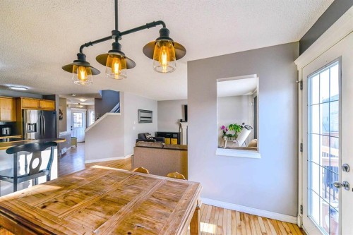 88 Evansford Road Nw, Calgary, AB - Indoor