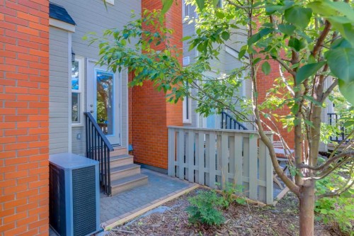 107 9 Street Nw, Calgary, AB 