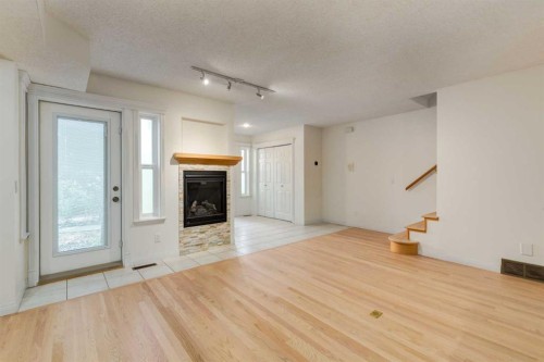 107 9 Street Nw, Calgary, AB 