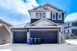 107 Dawson Harbour Court Chestermere, AB T1X 1Z7