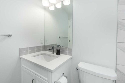 107 Dawson Harbour Court, Chestermere, AB - Indoor Photo Showing Bathroom