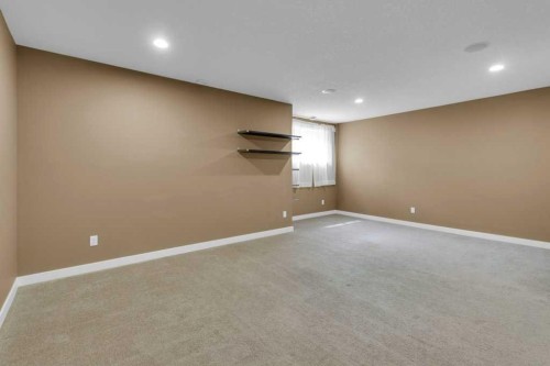 305-413 River Avenue, Cochrane, AB - Indoor Photo Showing Other Room
