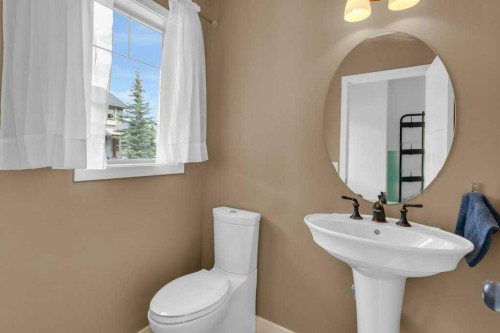 305-413 River Avenue, Cochrane, AB - Indoor Photo Showing Bathroom