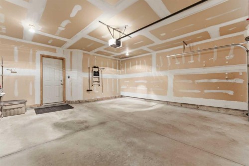 159 Mckenzie Towne Gate Se, Calgary, AB - Indoor Photo Showing Garage