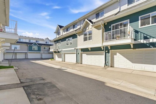 159 Mckenzie Towne Gate Se, Calgary, AB - Outdoor
