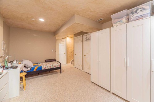 18 Coral Springs Circle Ne, Calgary, AB - Indoor Photo Showing Other Room
