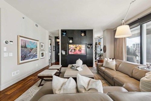 1601-108 9 Avenue Sw, Calgary, AB - Indoor Photo Showing Living Room