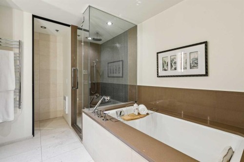1601-108 9 Avenue Sw, Calgary, AB - Indoor Photo Showing Bathroom