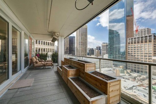 1601-108 9 Avenue Sw, Calgary, AB - Outdoor With Balcony With Deck Patio Veranda With Exterior