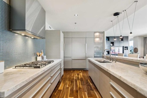 1601-108 9 Avenue Sw, Calgary, AB - Indoor Photo Showing Kitchen With Upgraded Kitchen
