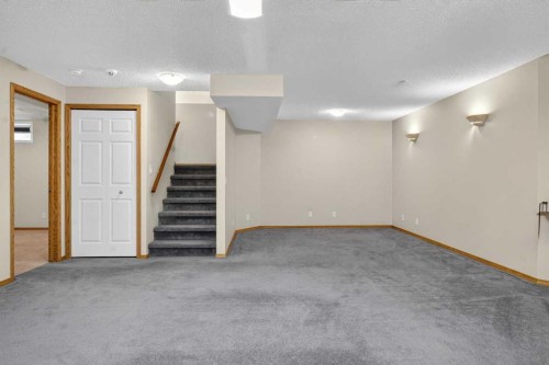 20 Riverwood Crescent Se, Calgary, AB - Indoor Photo Showing Other Room