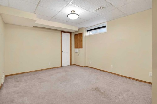 20 Riverwood Crescent Se, Calgary, AB - Indoor Photo Showing Other Room