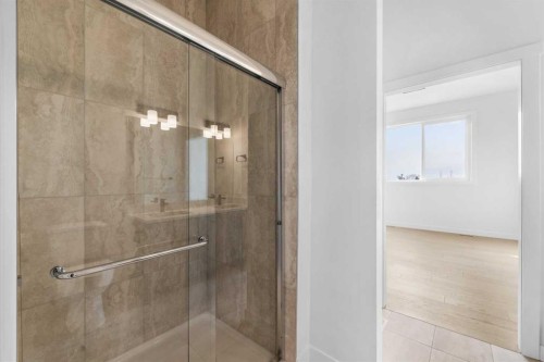 19 Wolf Crescent, Okotoks, AB - Indoor Photo Showing Bathroom