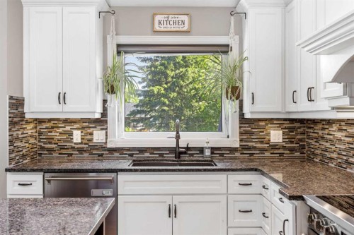 17 Sunset Crescent, Okotoks, AB 