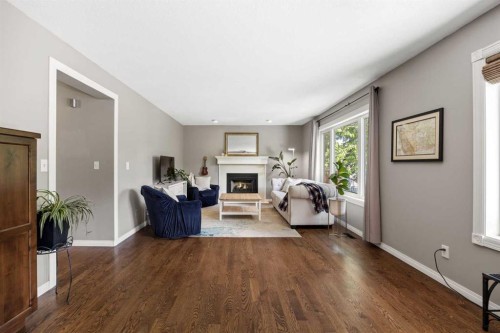 17 Sunset Crescent, Okotoks, AB 