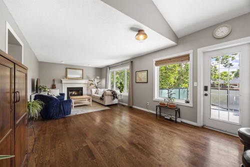17 Sunset Crescent, Okotoks, AB 