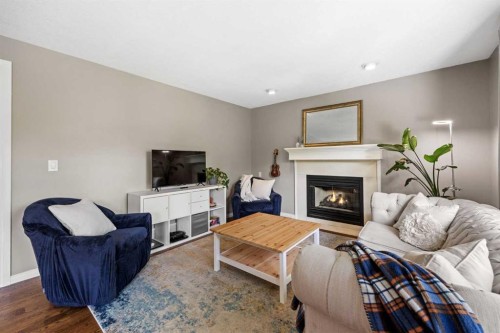 17 Sunset Crescent, Okotoks, AB 