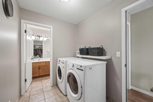 17 Sunset Crescent, Okotoks, AB 
