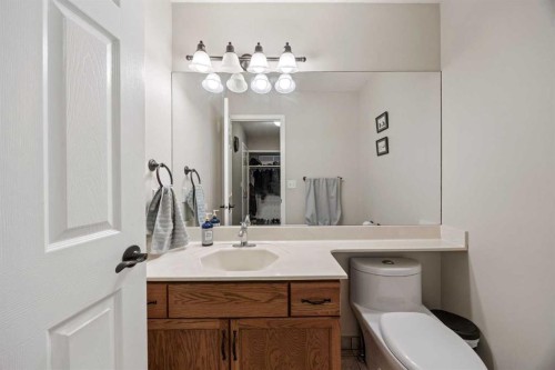 17 Sunset Crescent, Okotoks, AB 